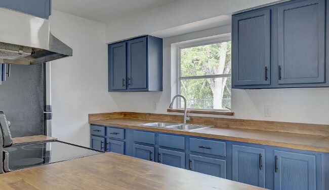 Foto del edificio - 417 Hollyhock Ln