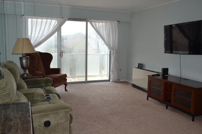 Foto del edificio - 6101 Monmouth Ave