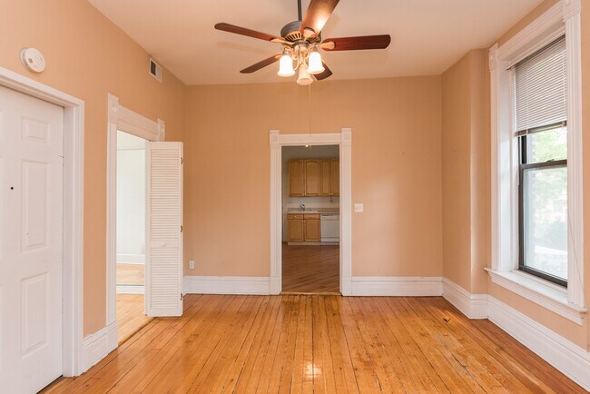 Foto del edificio - 1101 N Marshfield Ave