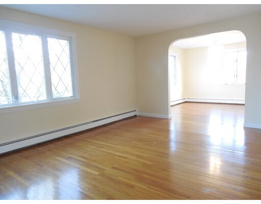Building Photo - 489 Mt Auburn St