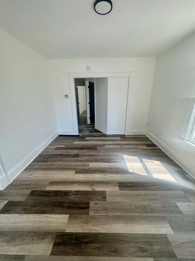 Building Photo - Brookside (130)
