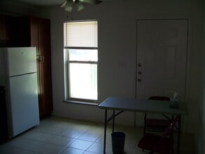 Building Photo - 300 Spruce St