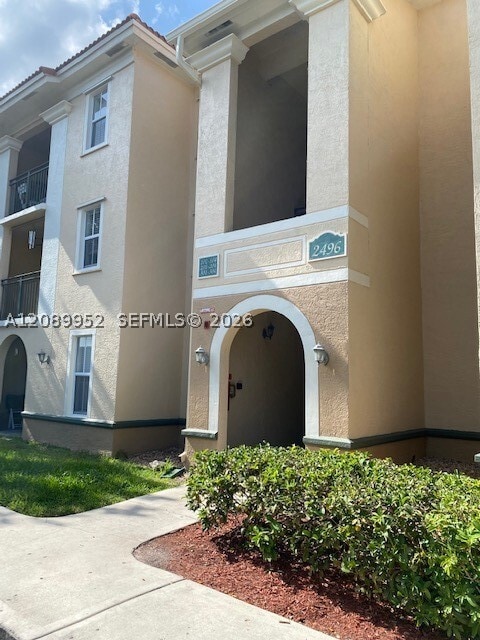 Building Photo - 2496 Centergate Dr