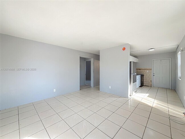 Foto del edificio - 2408 NW 8th St
