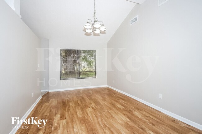 Foto del edificio - 1032 SE Floresta Dr