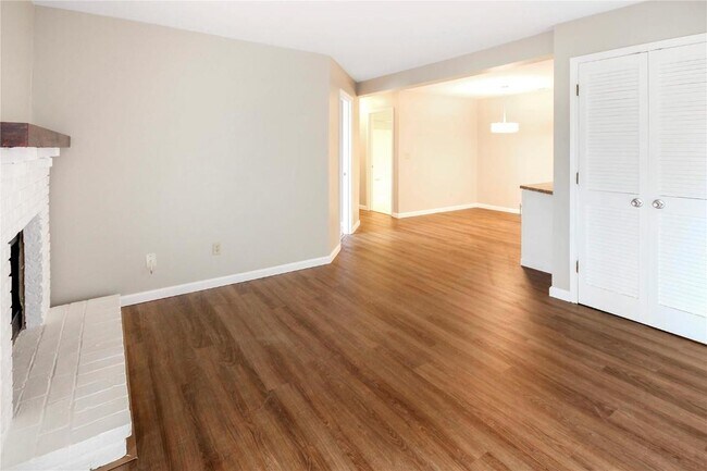 Foto del edificio - 17048 Sandalwood Creek Dr