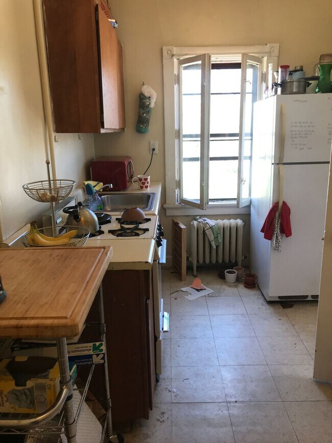 Foto del edificio - 3475 N Oakland Ave