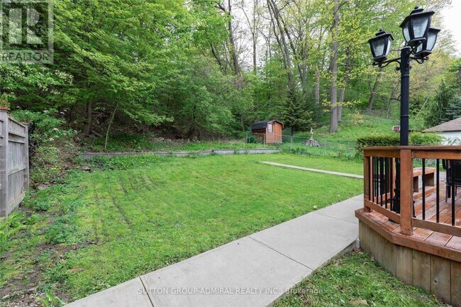 Building Photo - 182 S Kingsway