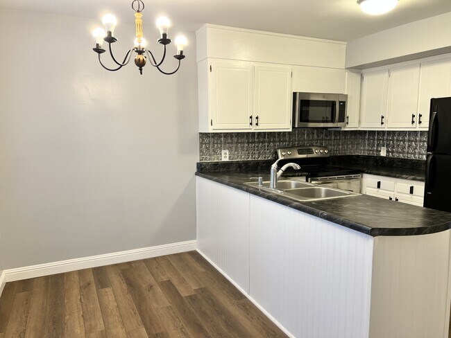 Foto del edificio - 303 E Montcastle Dr