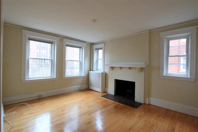 Building Photo - 6 Craigie Cir