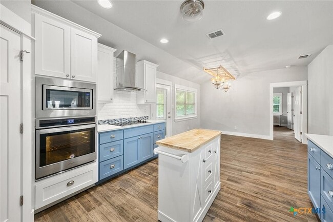 Building Photo - 7 Woodhollow Way