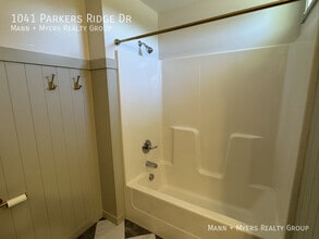 Building Photo - 1041 Parkers Ridge Dr