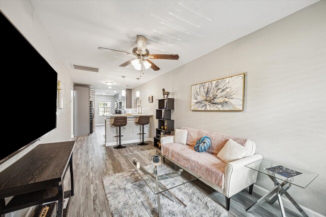 Building Photo - 1210 Shelby St