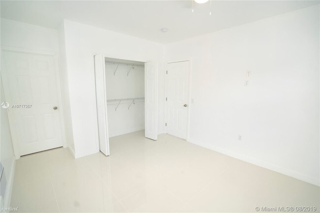 Foto del edificio - 1 br, 1 bath  - 23 Salamanca Ave