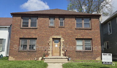 Building Photo - 1033 Edgewater Ave