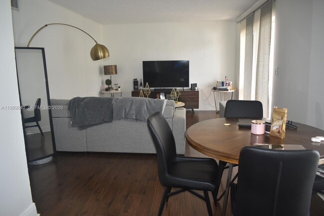 Foto del edificio - 5231 Geneva Ct