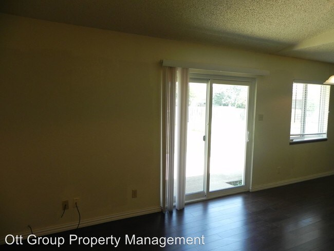 Foto del edificio - 3 br, 2 bath House - 2014 Dusk Dr
