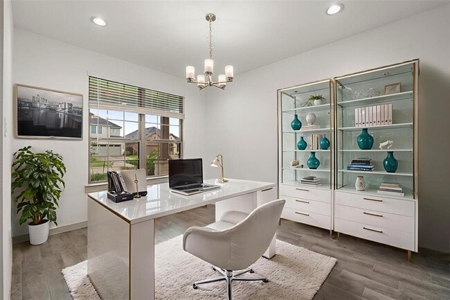 Building Photo - 29335 Red Rocks Pk Dr