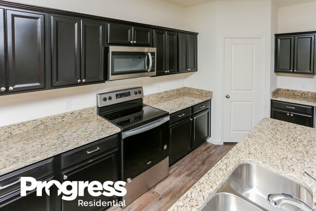 Building Photo - 539 London Dr