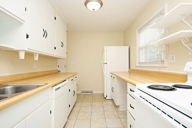Foto del edificio - Student & Pet-Friendly UVA Area Rental