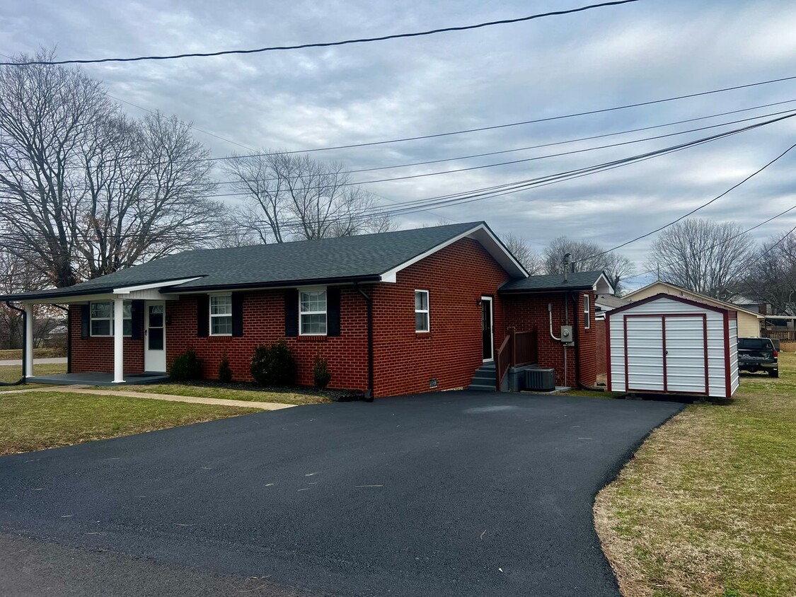 Primary Photo - 3 Bedroom brick home with a shed