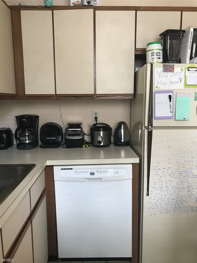 Building Photo - 92 Gordon St