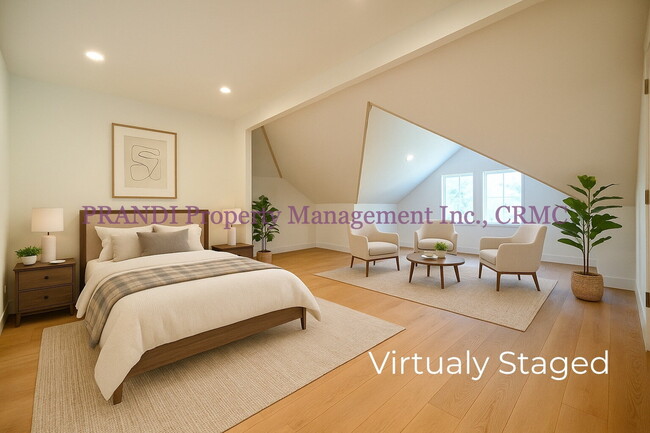 Building Photo - Classic, Modern and Private Home with Fres...