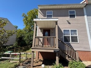 Building Photo - 1457 Avon St