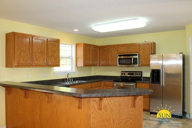 Building Photo - Beautiful 4 Bedroom Home in Crestview