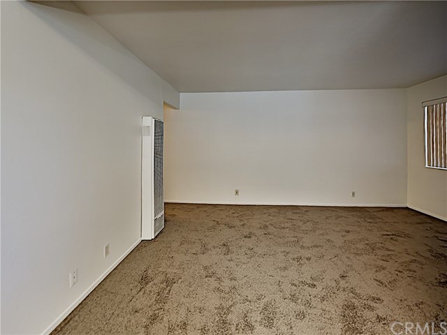 Building Photo - 427 S 5th St
