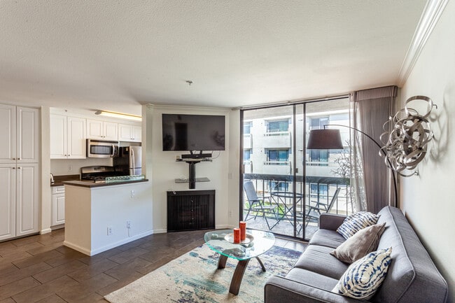 Foto del edificio - 7320 Hawthorn Ave