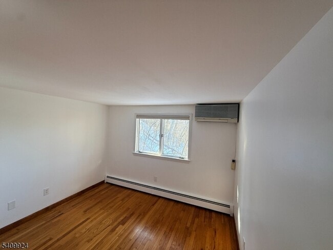 Building Photo - 237 Buena Vista Dr