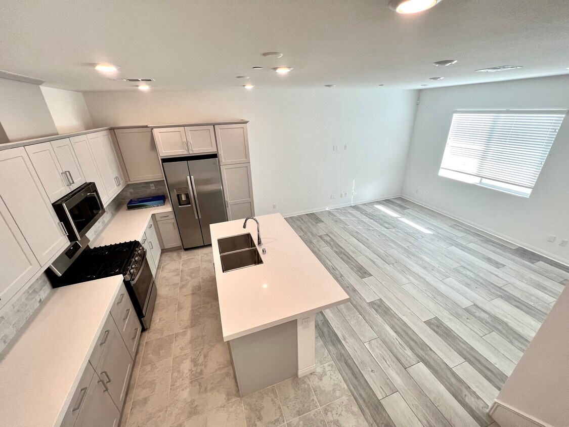 Living Room/Kitchen - 2122 Bluestone Cir