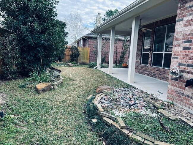 Foto del edificio - 5235 Valley Bluff Ln