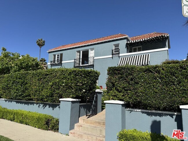 Building Photo - 848 S Curson Ave