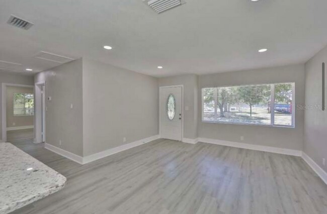 Building Photo - 3119 W Pine St
