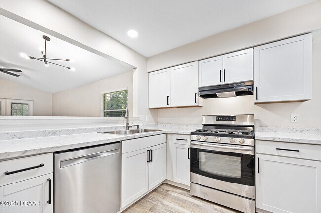Foto del edificio - 830 Brimfield Ct