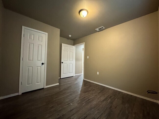 Foto del edificio - 2813 E 2nd St