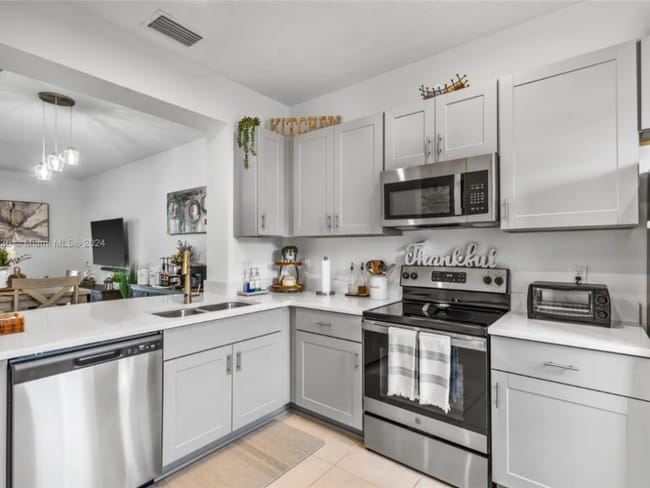 Photo - 6220 Fairmont Ln Townhome