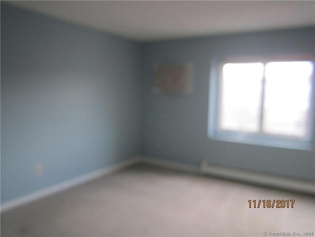 Building Photo - 63 Hicks St