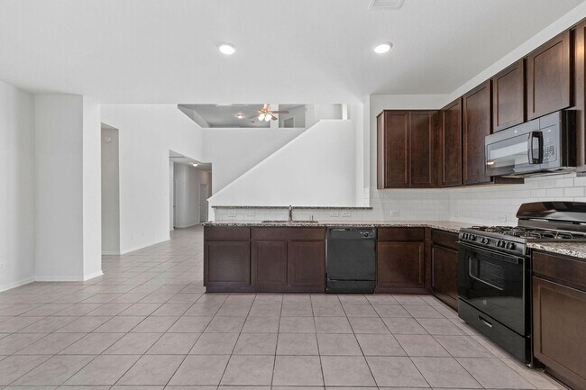 Foto del edificio - 5319 Rivers Edge Dr