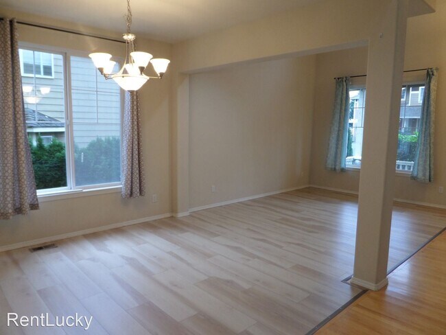 Foto del edificio - 4 br, 3 bath House - 111 203rd St SE