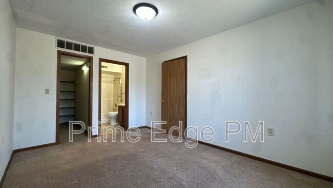 Building Photo - 1500 Knox St