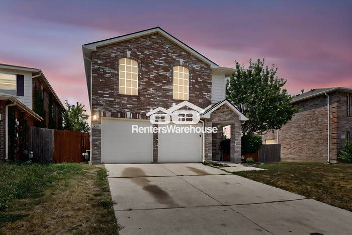 Foto principal - Completely Decked Out 2 Story 4 Bed Home