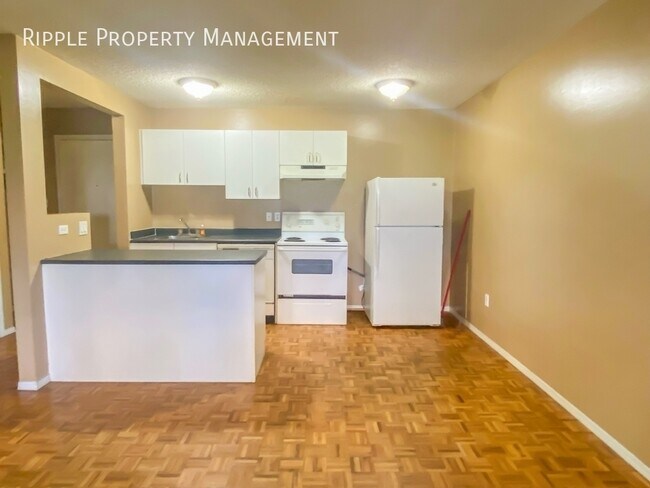 Photo du bâtiment - BELTLINE 1 Beds, 1 Baths Apartment/Condo | No Pets Allowed | ONE MONTH FREE for Early Move-in