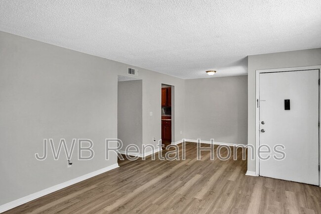 Foto del edificio - 473 Bentwood Ln