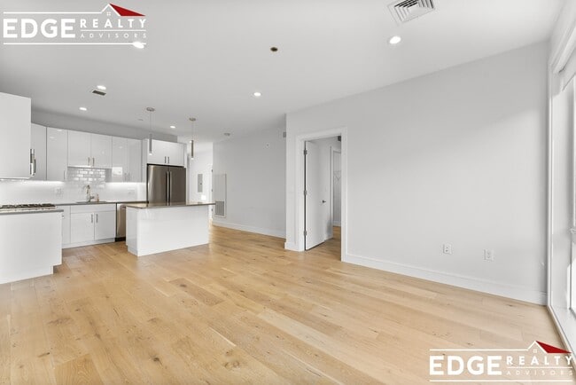 Foto del edificio - 420 W Broadway
