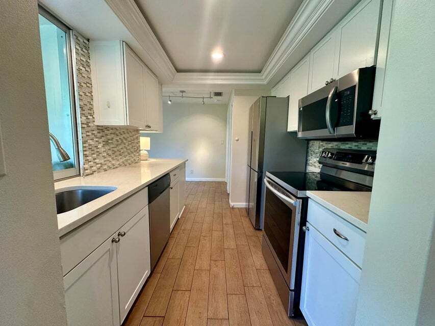 Foto principal - 455 NE 29th St