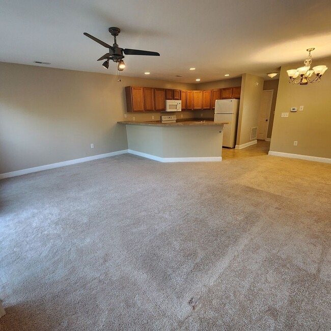 Building Photo - Morehead City Townhouse