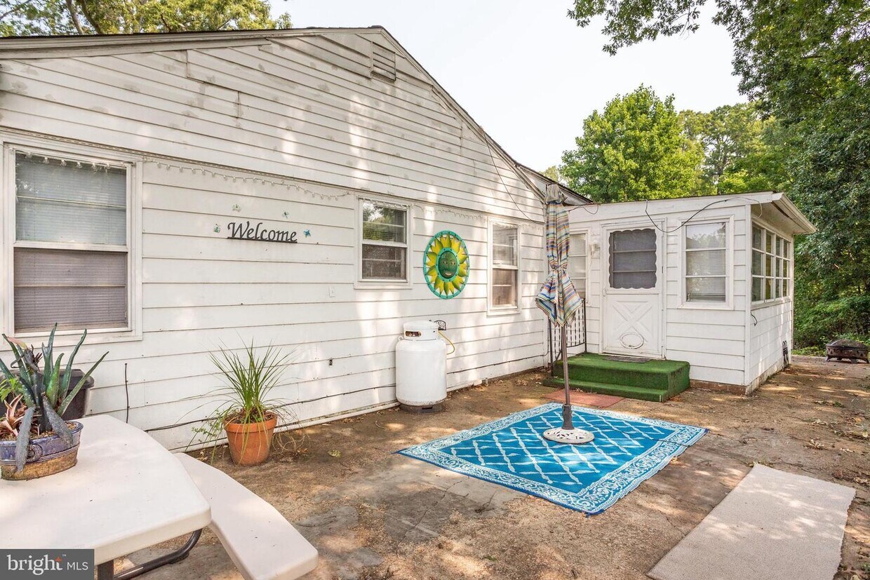 23116 Three Notch Rd, California, MD 20619 House Rental in California